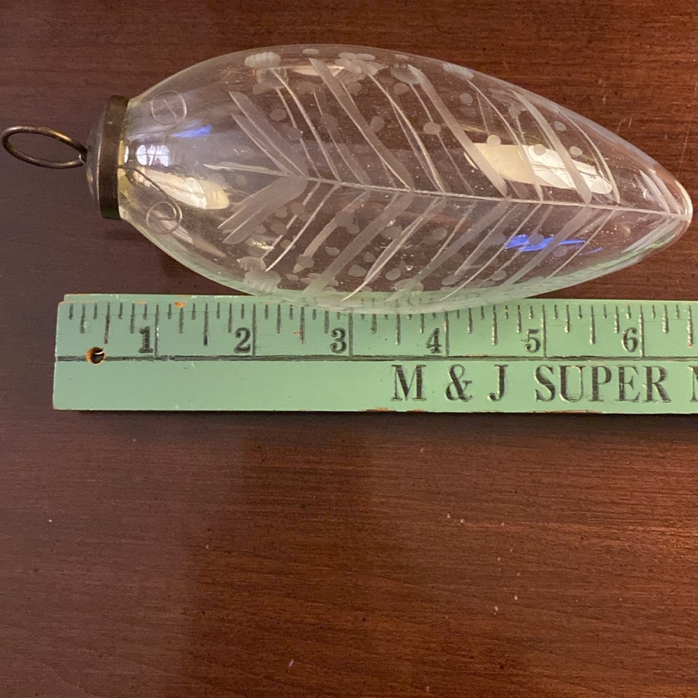 💐 Antique Etched Clear Glass Holiday Ornaments - Picture 3 of 7